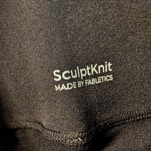 Fabletics High Waisted SculptKnit Camo leggings - Picture 7 of 7